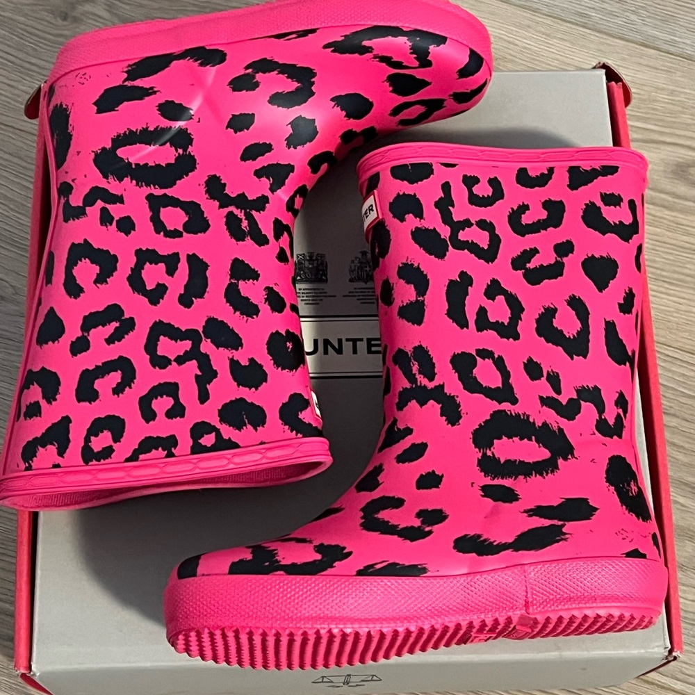 Hunter Fuchsia Leopard Print Rain Boots
